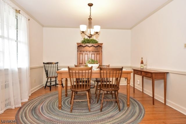 314 Canterbury Dr, Ramsey Boro, NJ 07446