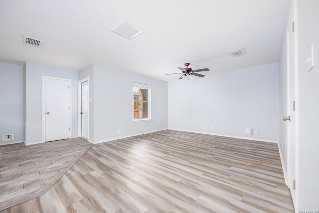 10634 Shaenpath, San Antonio, TX 78254