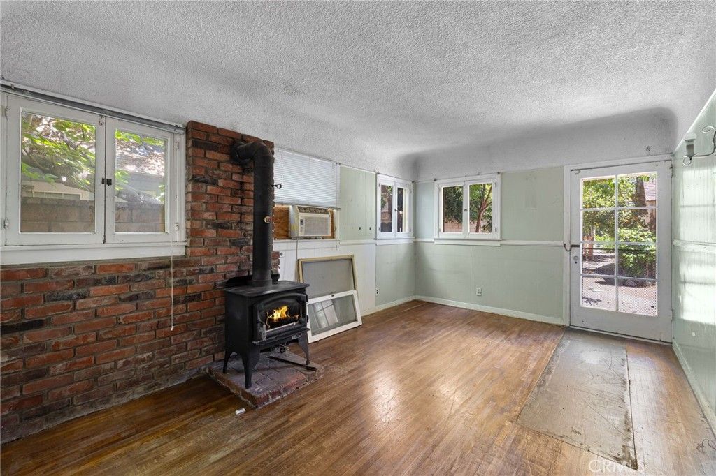 Image 21 of property listing at 2509 I, La Verne, CA 91750