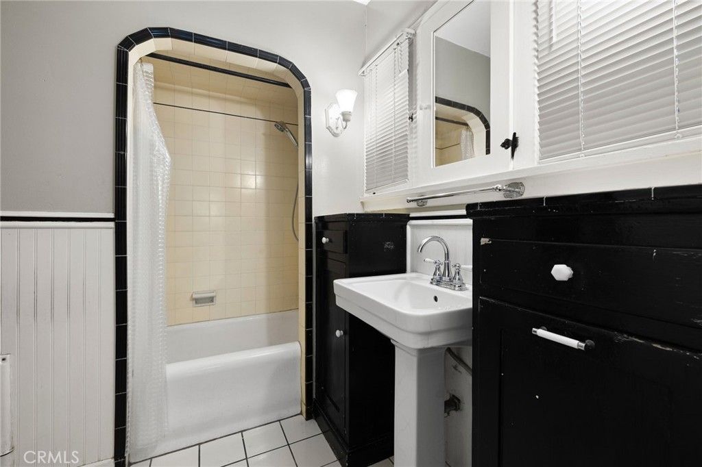 Image 24 of property listing at 2509 I, La Verne, CA 91750