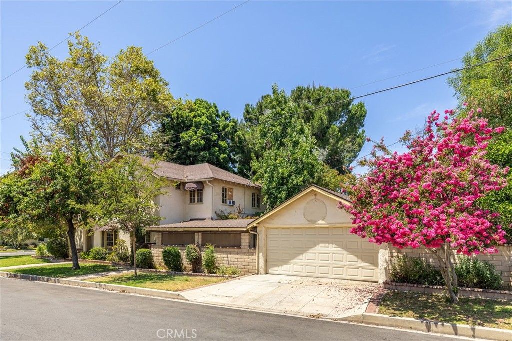 Image 3 of property listing at 2509 I, La Verne, CA 91750