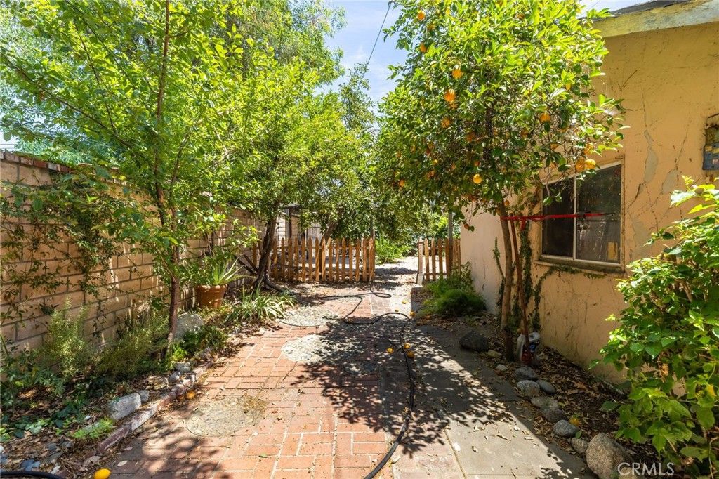 Image 40 of property listing at 2509 I, La Verne, CA 91750