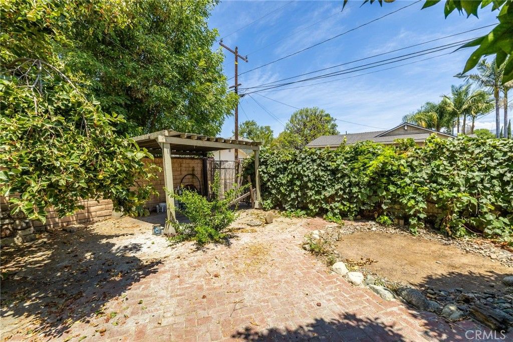 Image 44 of property listing at 2509 I, La Verne, CA 91750