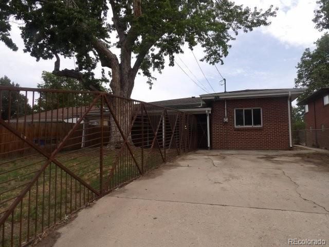 3015 Quebec Street, Denver, CO 80207
