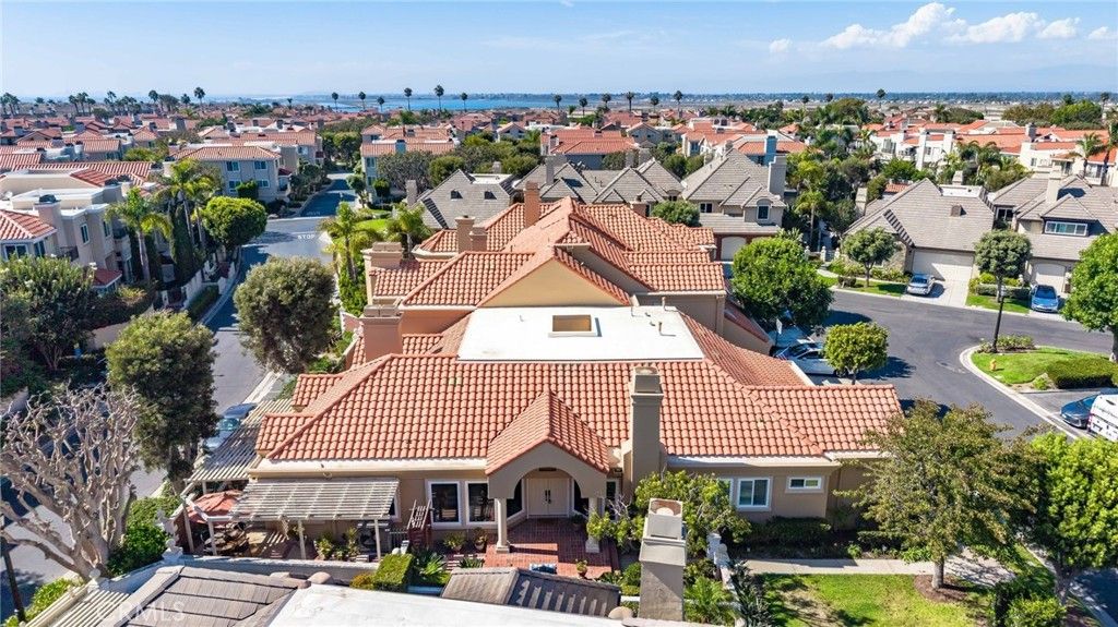 6062 Eaglecrest Drive, Huntington Beach, CA 92648 — exterior