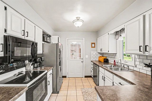 408 Cherokee Drive, Fremont, MI 49412