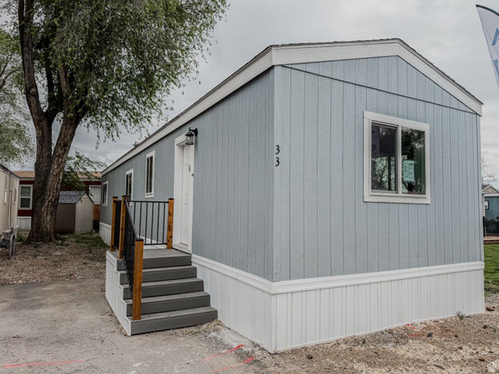 Image 1 of property listing at 200 N HARRISVILLE RD #33, Ogden, UT 84404