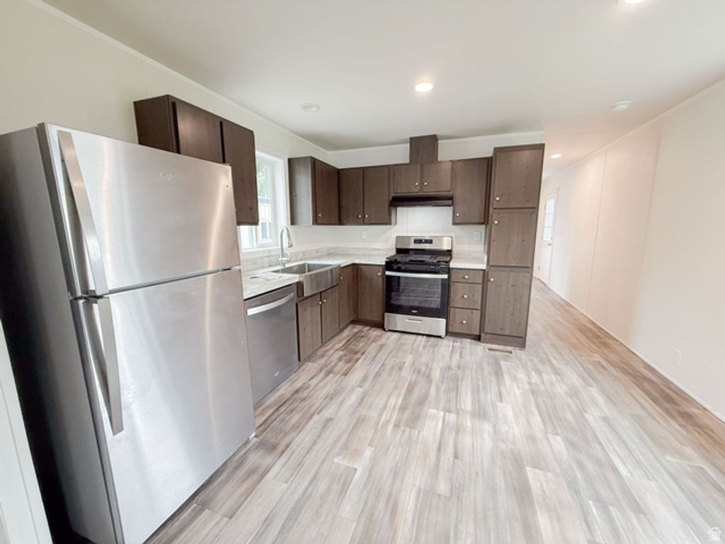 Image 3 of property listing at 200 N HARRISVILLE RD #33, Ogden, UT 84404