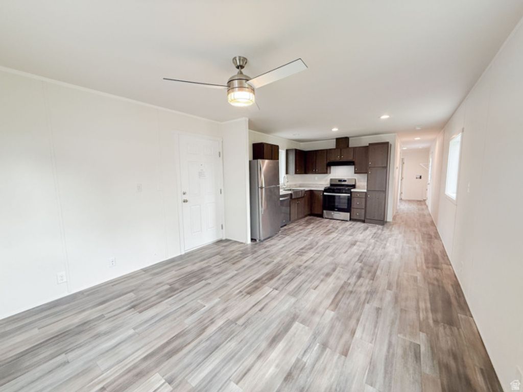 Image 4 of property listing at 200 N HARRISVILLE RD #33, Ogden, UT 84404