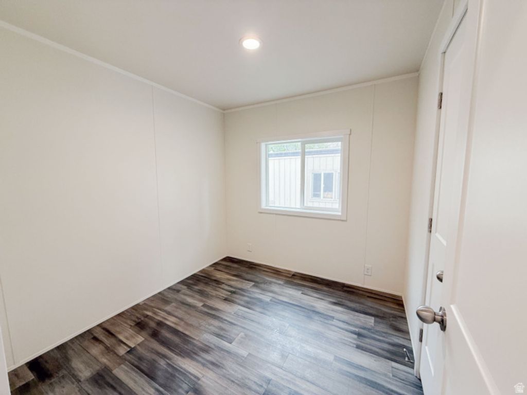 Image 5 of property listing at 200 N HARRISVILLE RD #33, Ogden, UT 84404
