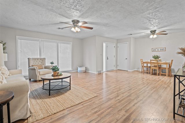 1015 NW Maxwell, Ardmore, OK 73401