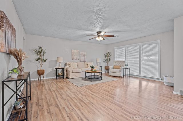 1015 NW Maxwell, Ardmore, OK 73401
