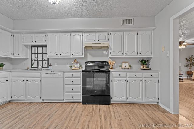1015 NW Maxwell, Ardmore, OK 73401