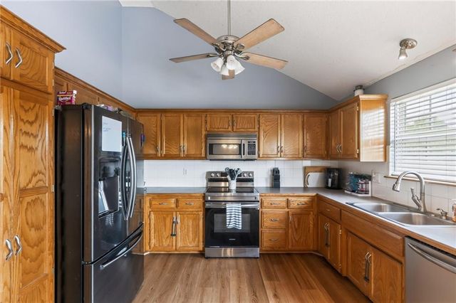 2021 Buckeye Court, Excelsior Springs, MO 64024