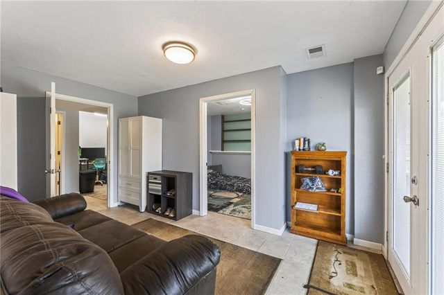 2021 Buckeye Court, Excelsior Springs, MO 64024