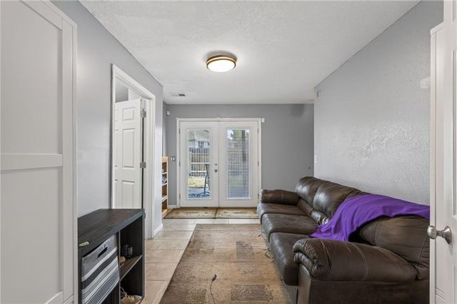 2021 Buckeye Court, Excelsior Springs, MO 64024