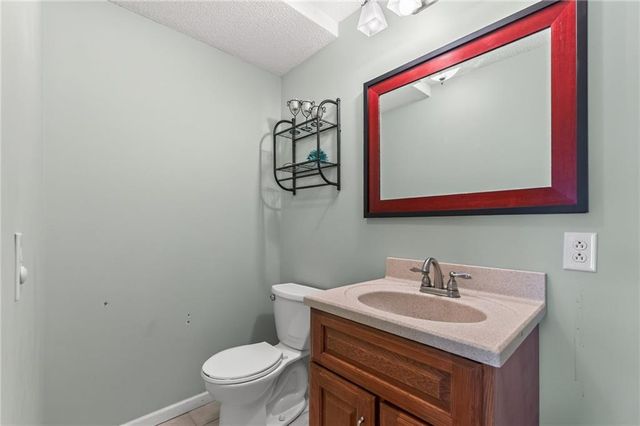 2021 Buckeye Court, Excelsior Springs, MO 64024