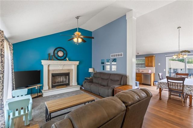 2021 Buckeye Court, Excelsior Springs, MO 64024