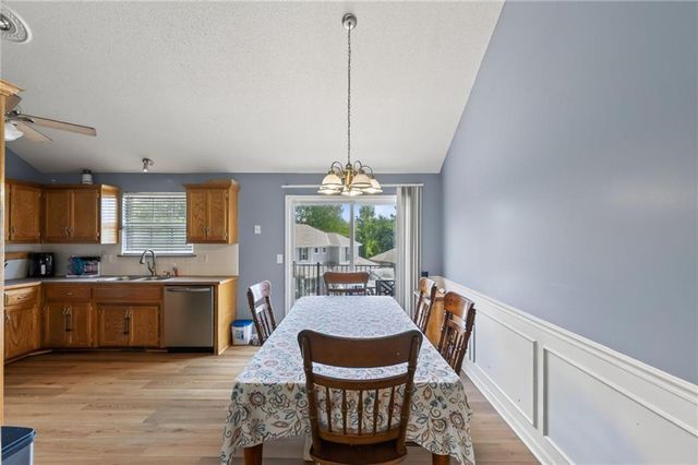 2021 Buckeye Court, Excelsior Springs, MO 64024