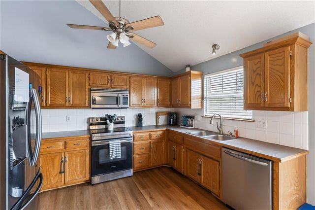 2021 Buckeye Court, Excelsior Springs, MO 64024