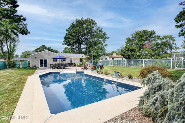 217 Larchwood Drive, Brick, NJ 08723