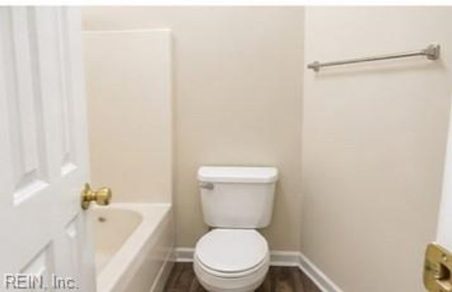 534 Rainbow Ct Apt 102, Newport News, VA 23608
