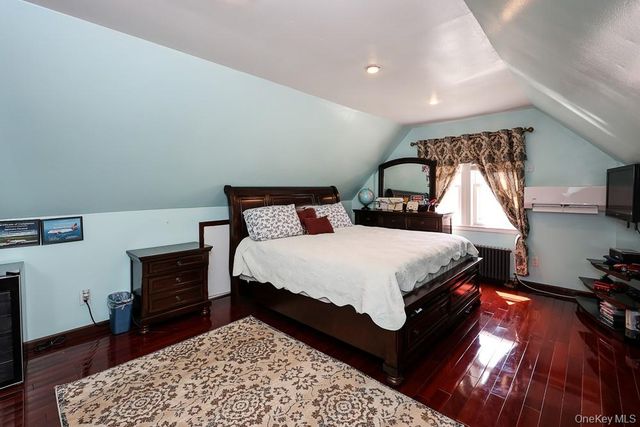 18348 Camden Avenue, Saint Albans, NY 11412