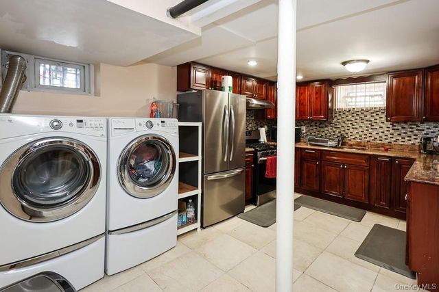 18348 Camden Avenue, Saint Albans, NY 11412