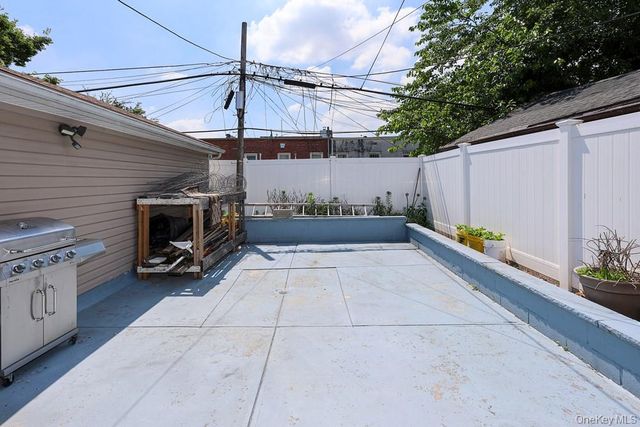 18348 Camden Avenue, Saint Albans, NY 11412