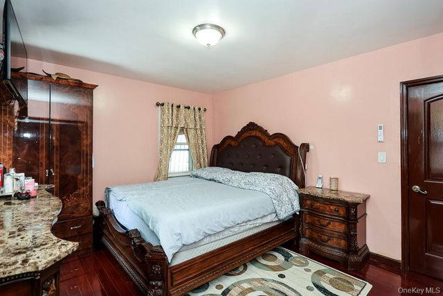 18348 Camden Avenue, Saint Albans, NY 11412