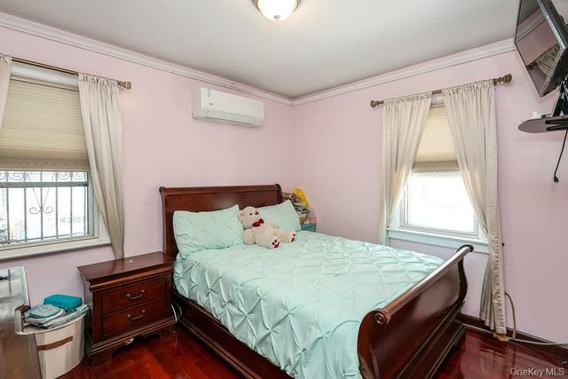 18348 Camden Avenue, Saint Albans, NY 11412