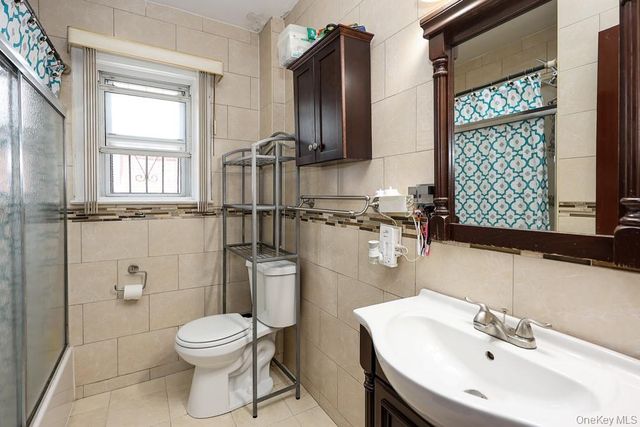 18348 Camden Avenue, Saint Albans, NY 11412