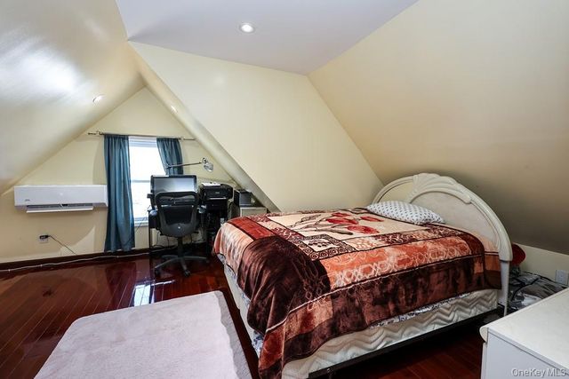 18348 Camden Avenue, Saint Albans, NY 11412