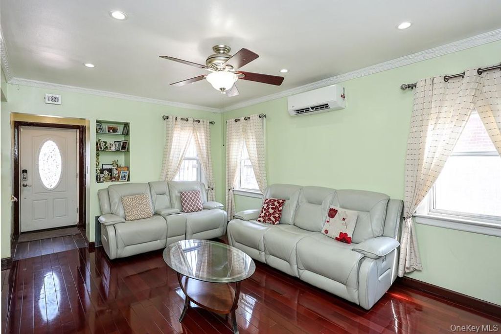 18348 Camden Avenue, Saint Albans, NY 11412 — photo 3