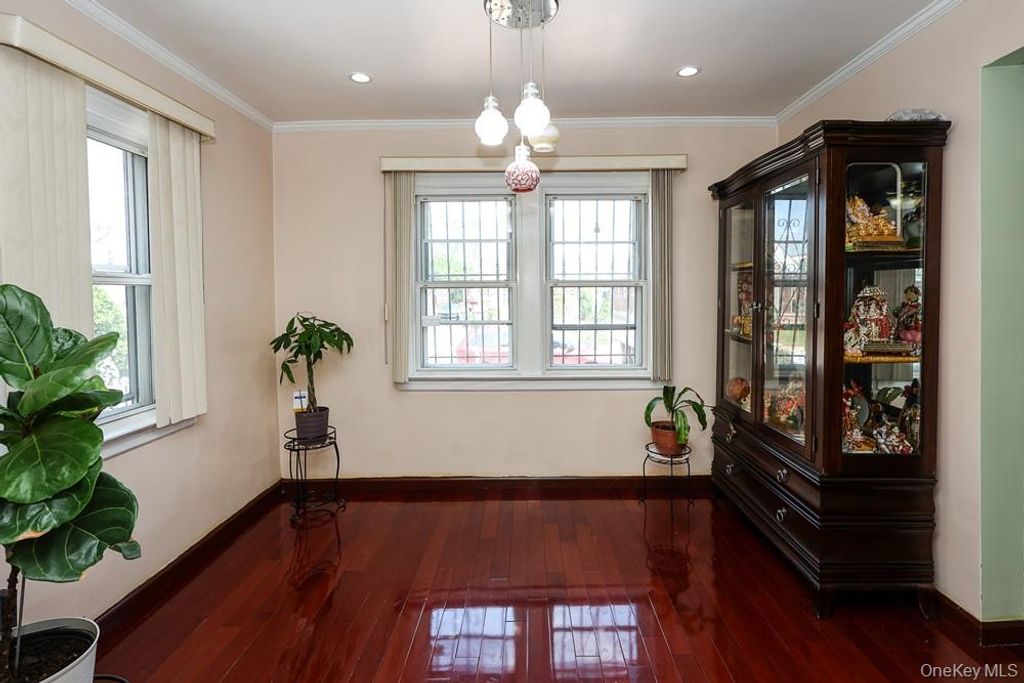 18348 Camden Avenue, Saint Albans, NY 11412 — photo 4