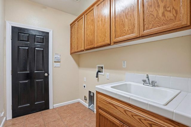 1643 Badger Way, Tracy, CA 95304