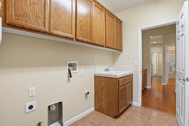 1643 Badger Way, Tracy, CA 95304