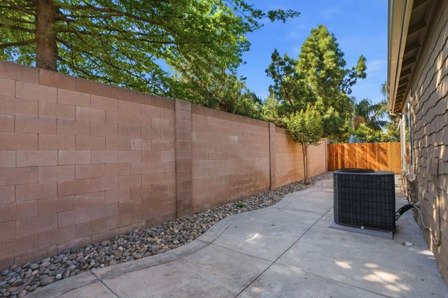 1643 Badger Way, Tracy, CA 95304