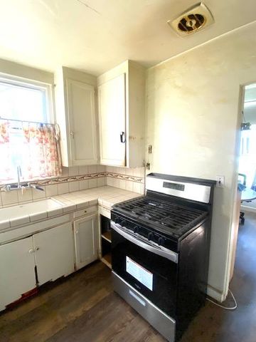 3004 N Thorne Avenue, Fresno, CA 93704