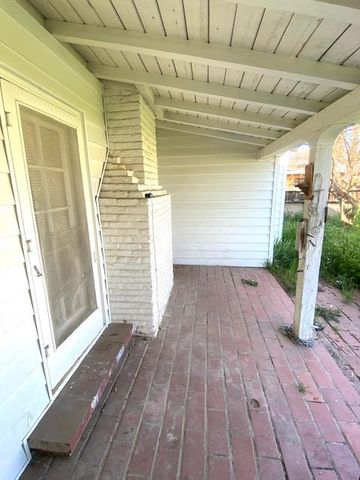 3004 N Thorne Avenue, Fresno, CA 93704