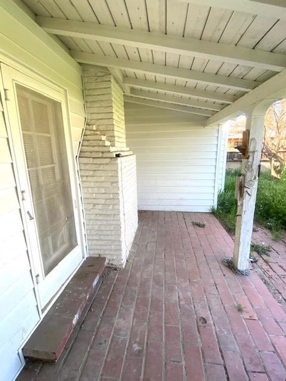 Image 18 of property listing at 3004 N Thorne Avenue, Fresno, CA 93704