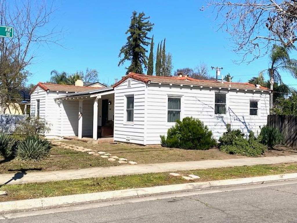 Image 3 of property listing at 3004 N Thorne Avenue, Fresno, CA 93704