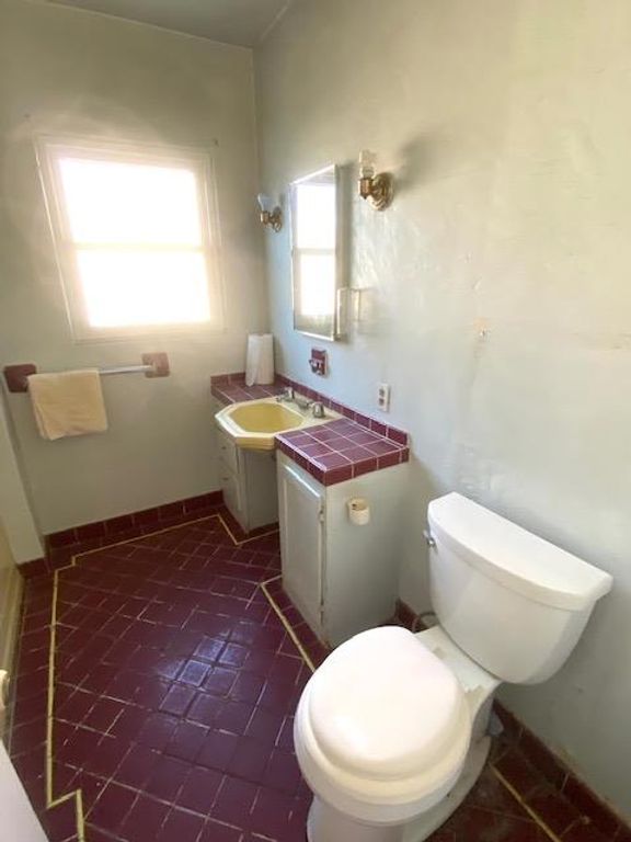 Image 8 of property listing at 3004 N Thorne Avenue, Fresno, CA 93704