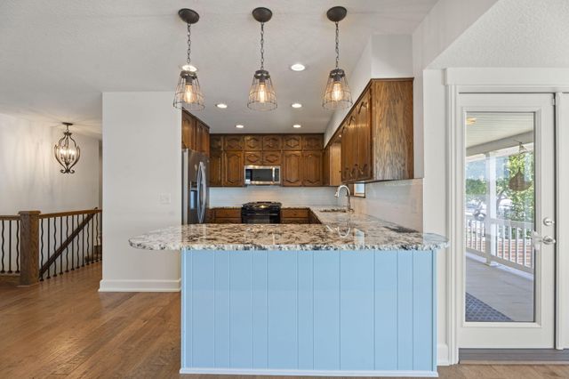 1020 Red Bud Drive, Grove, OK 74344
