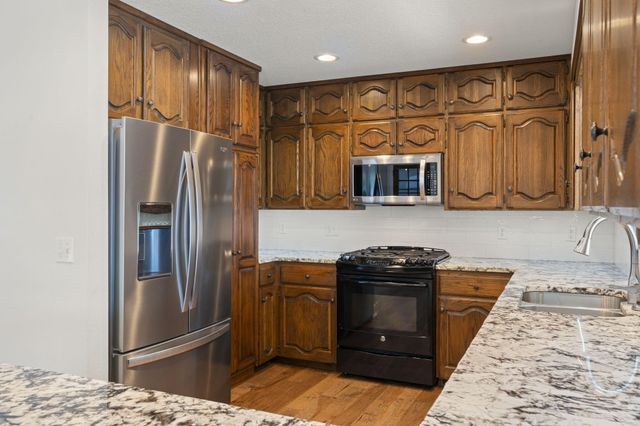 1020 Red Bud Drive, Grove, OK 74344
