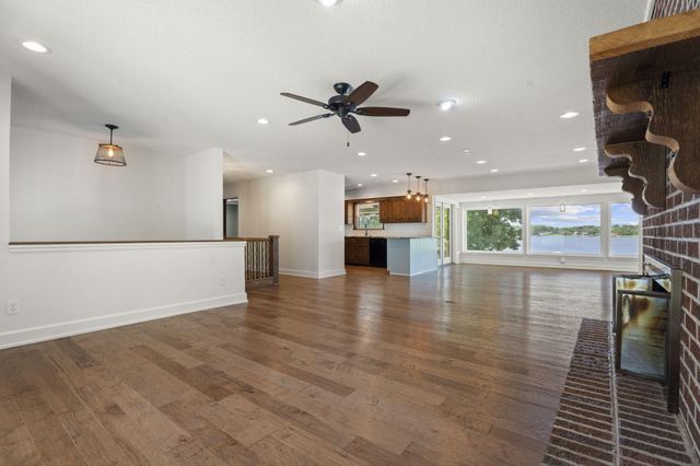 1020 Red Bud Drive, Grove, OK 74344