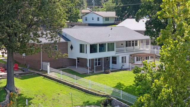 1020 Red Bud Drive, Grove, OK 74344