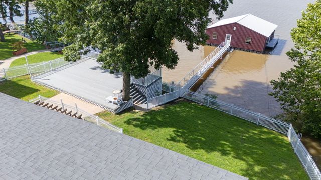 1020 Red Bud Drive, Grove, OK 74344