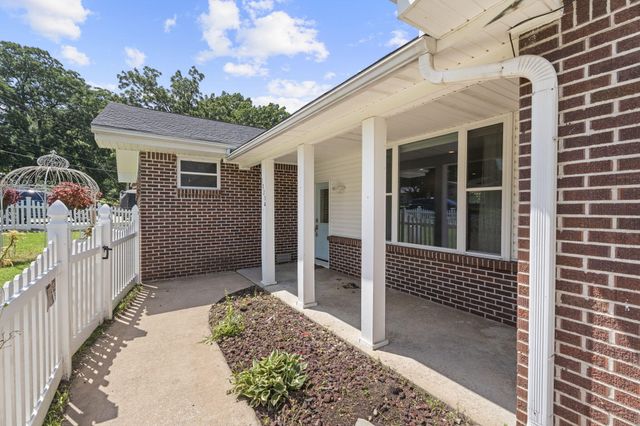 1020 Red Bud Drive, Grove, OK 74344