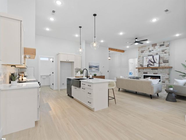 1754 Fish Camp Road, Chesnee, SC 29323